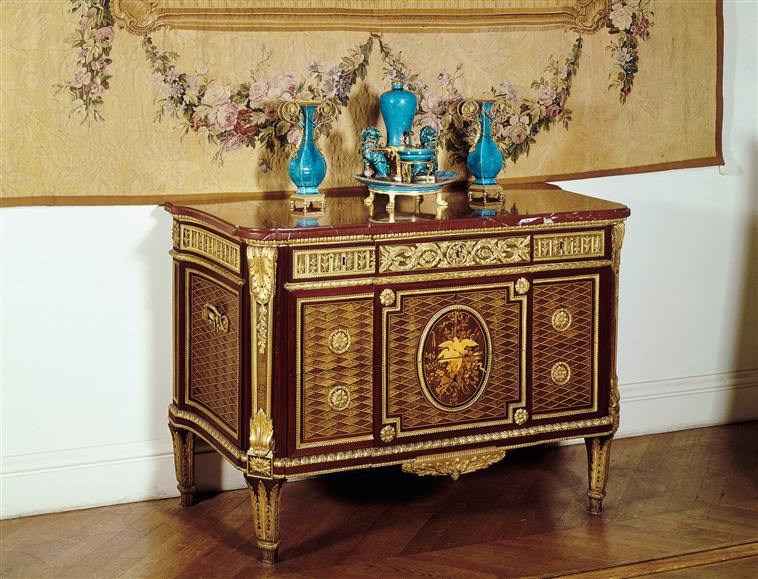 Tuileries - Le mobilier de Marie-Antoinette aux Tuileries 65-001955