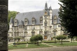 Beauvais, MUDO-Oise museum